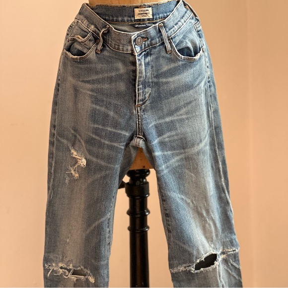 Citizens of Humanity Vintage Flare Jeans with a 70s Vibe - Picture 9 of 14